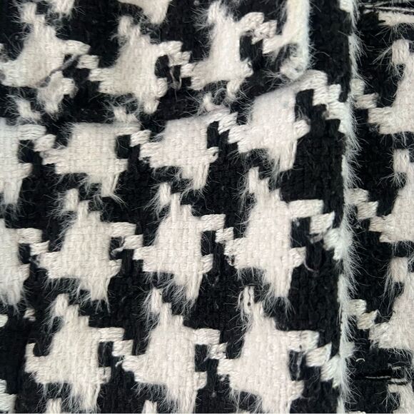 Houndstooth Shacket - Picture 4 of 9